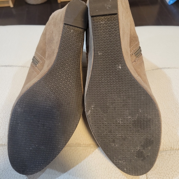 Suede Boots - Picture 4 of 9